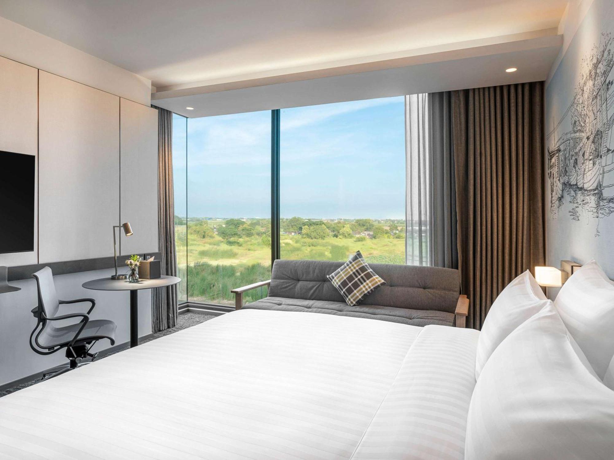 Novotel Bangkok Future Park Rangsit Патхумтхані Екстер'єр фото