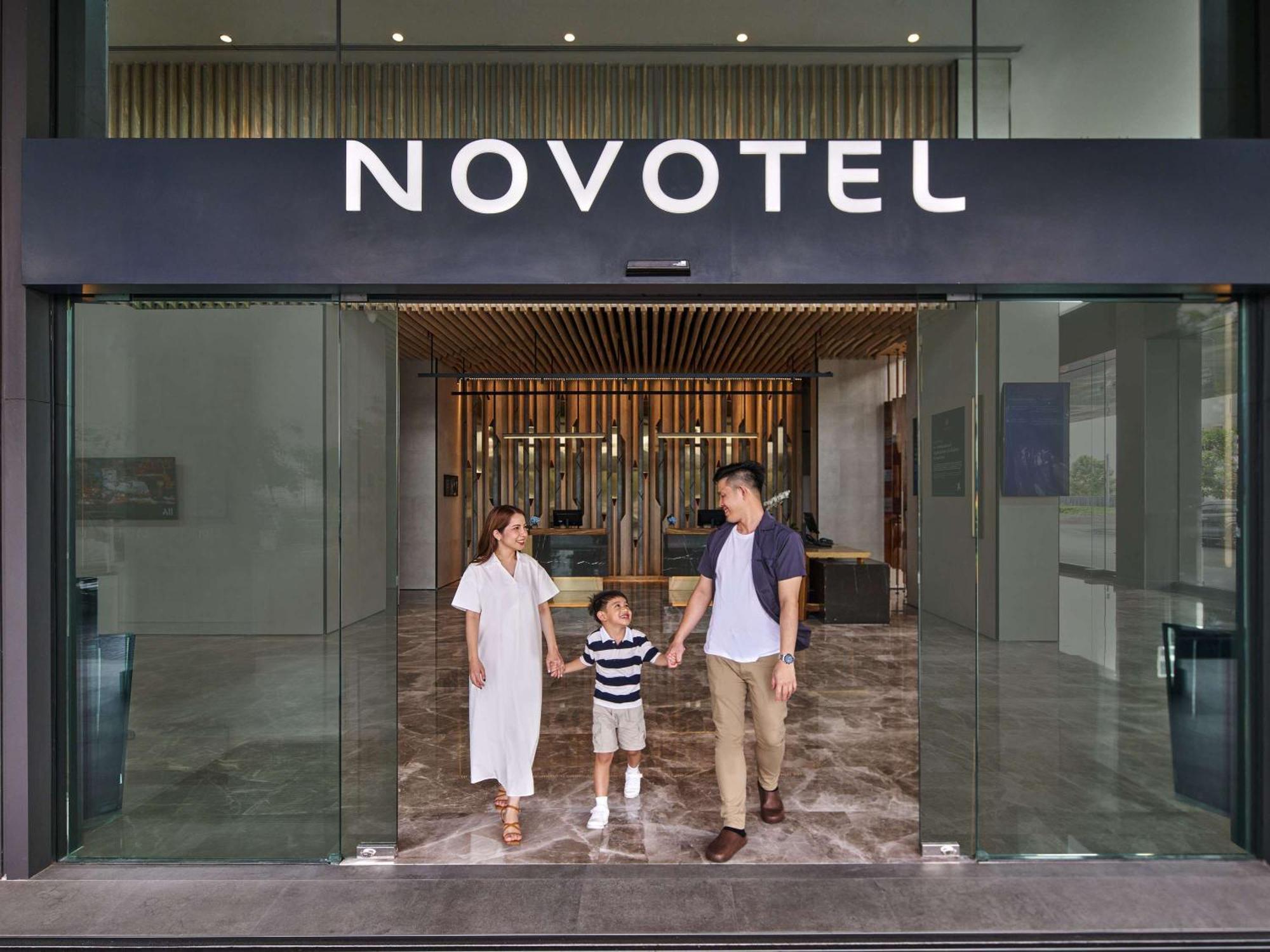 Novotel Bangkok Future Park Rangsit Патхумтхані Екстер'єр фото