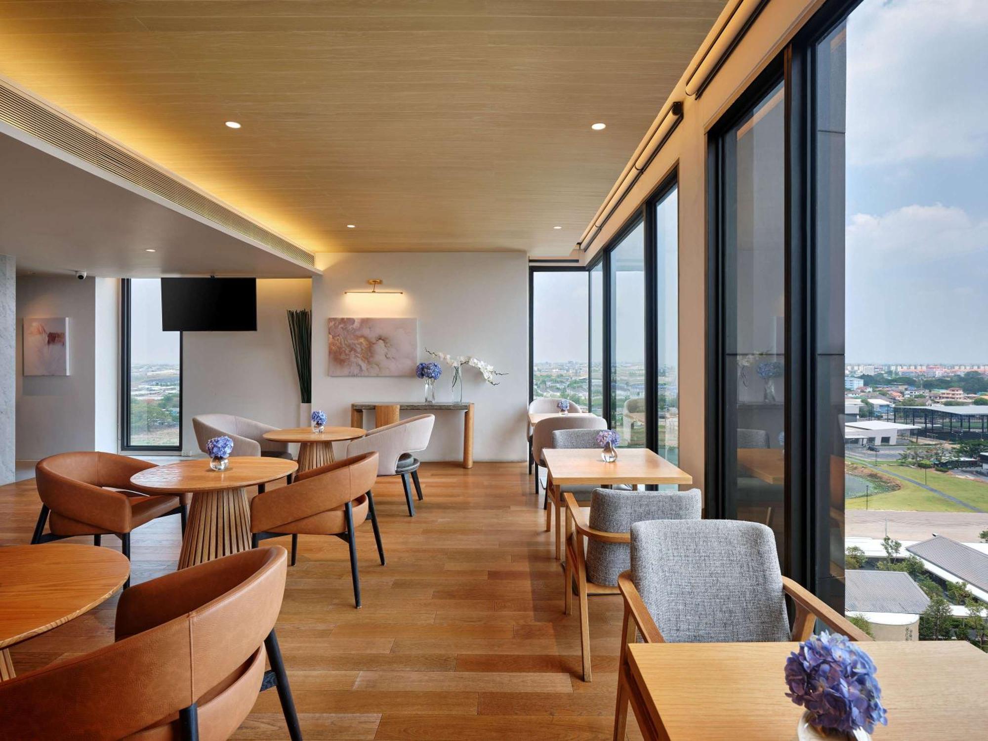 Novotel Bangkok Future Park Rangsit Патхумтхані Екстер'єр фото