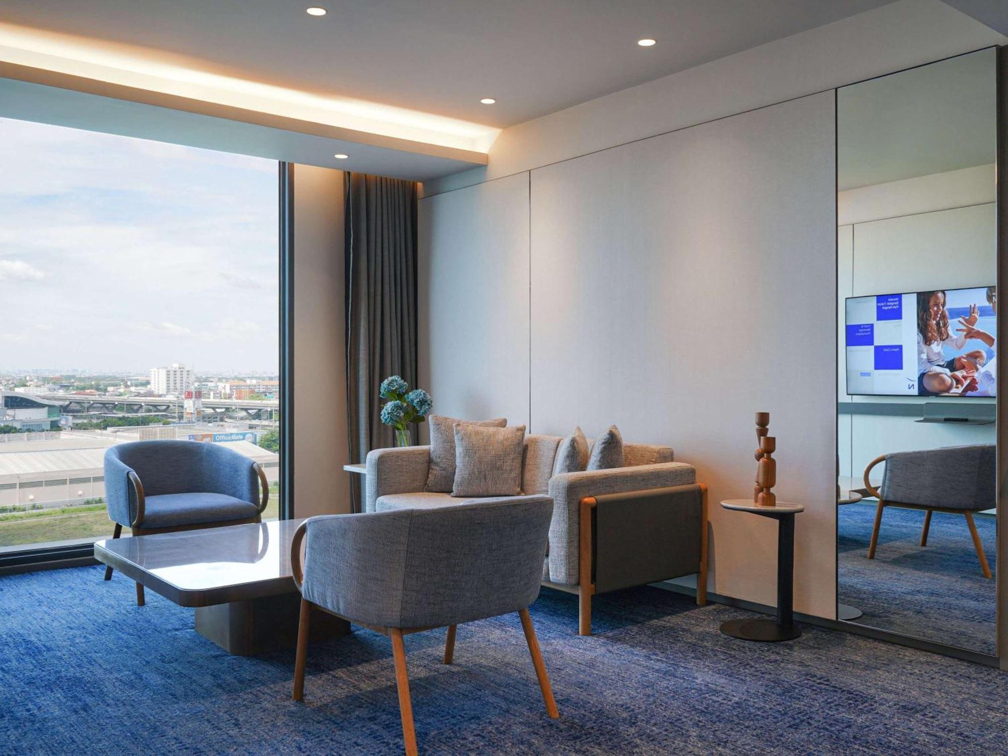 Novotel Bangkok Future Park Rangsit Патхумтхані Екстер'єр фото